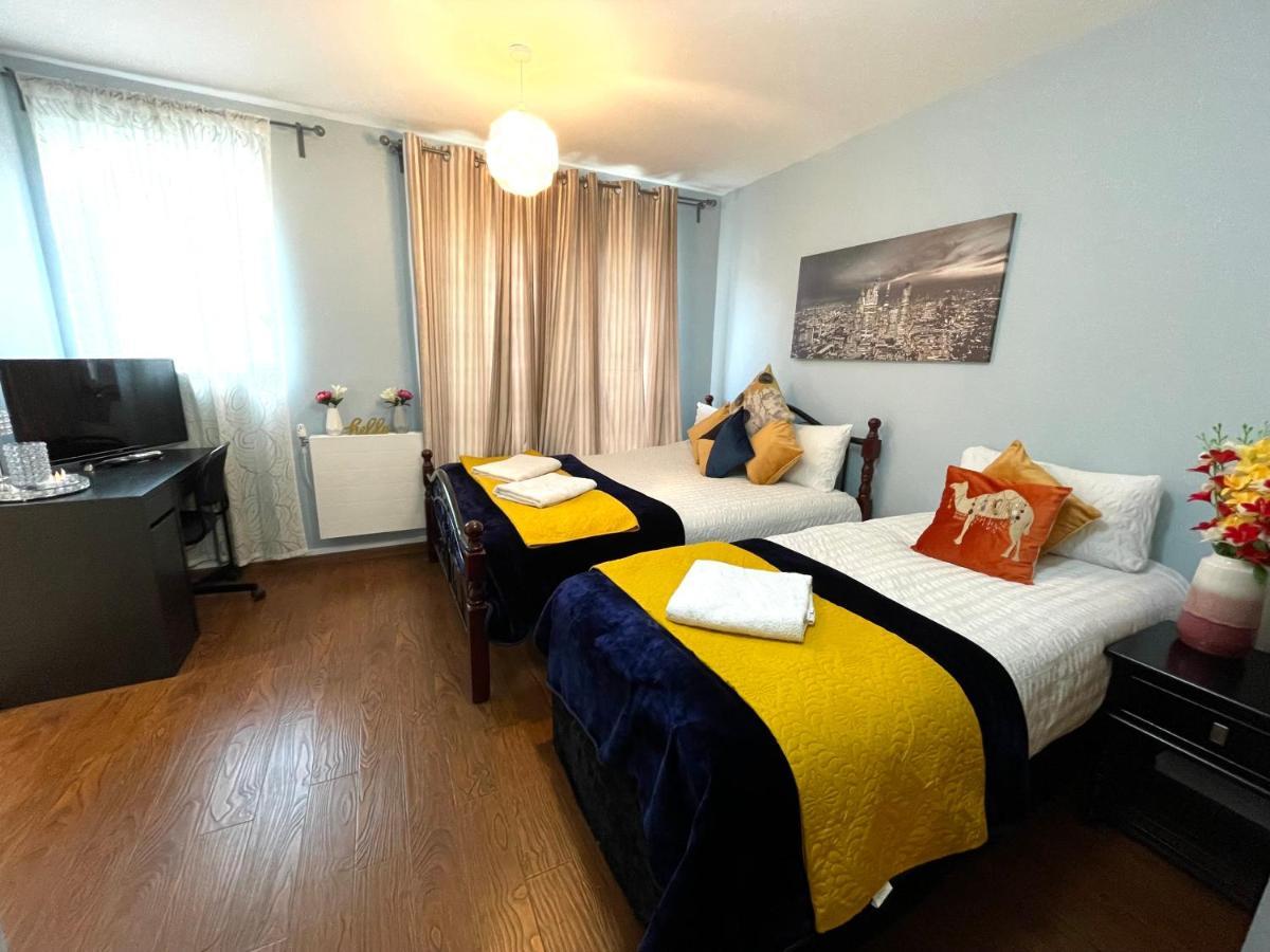 London Stratford Luxury House, 5 Minutes Walk Station, Westfield, 3 Bedrooms 3 Bathrooms, Reception, Garden, Parking 外观 照片