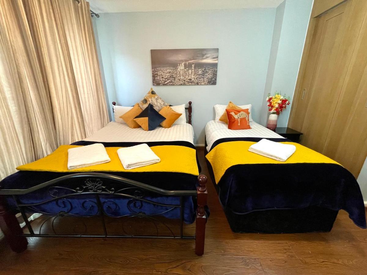 London Stratford Luxury House, 5 Minutes Walk Station, Westfield, 3 Bedrooms 3 Bathrooms, Reception, Garden, Parking 外观 照片