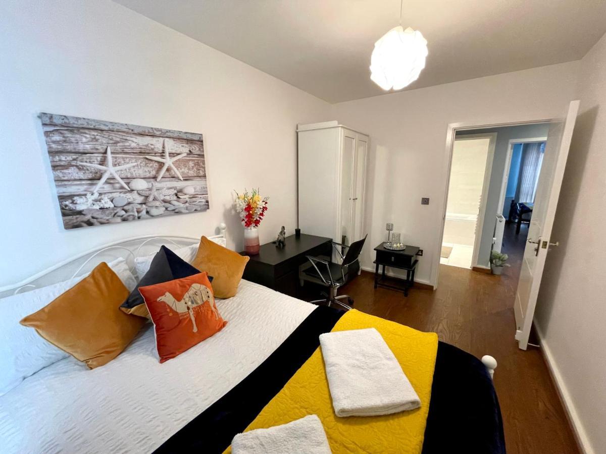 London Stratford Luxury House, 5 Minutes Walk Station, Westfield, 3 Bedrooms 3 Bathrooms, Reception, Garden, Parking 外观 照片