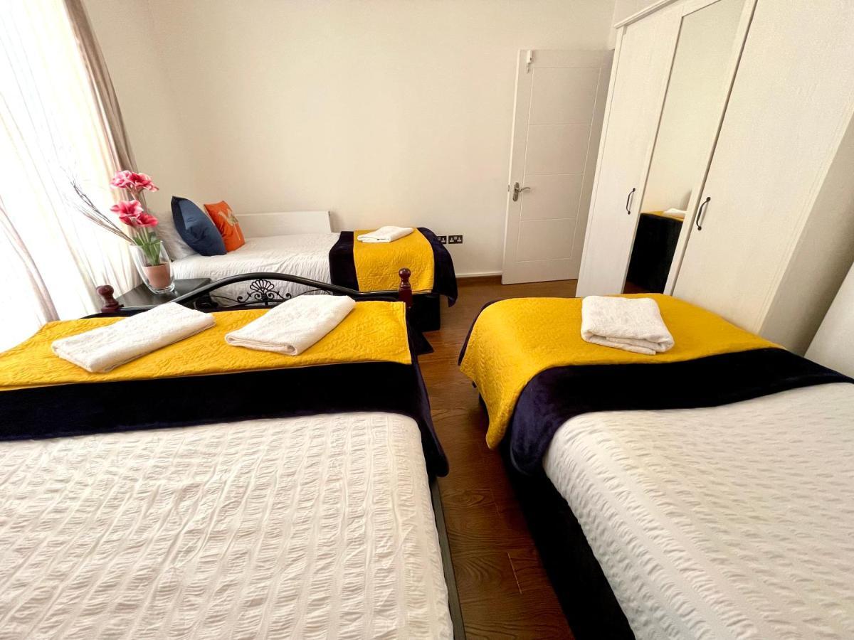 London Stratford Luxury House, 5 Minutes Walk Station, Westfield, 3 Bedrooms 3 Bathrooms, Reception, Garden, Parking 外观 照片