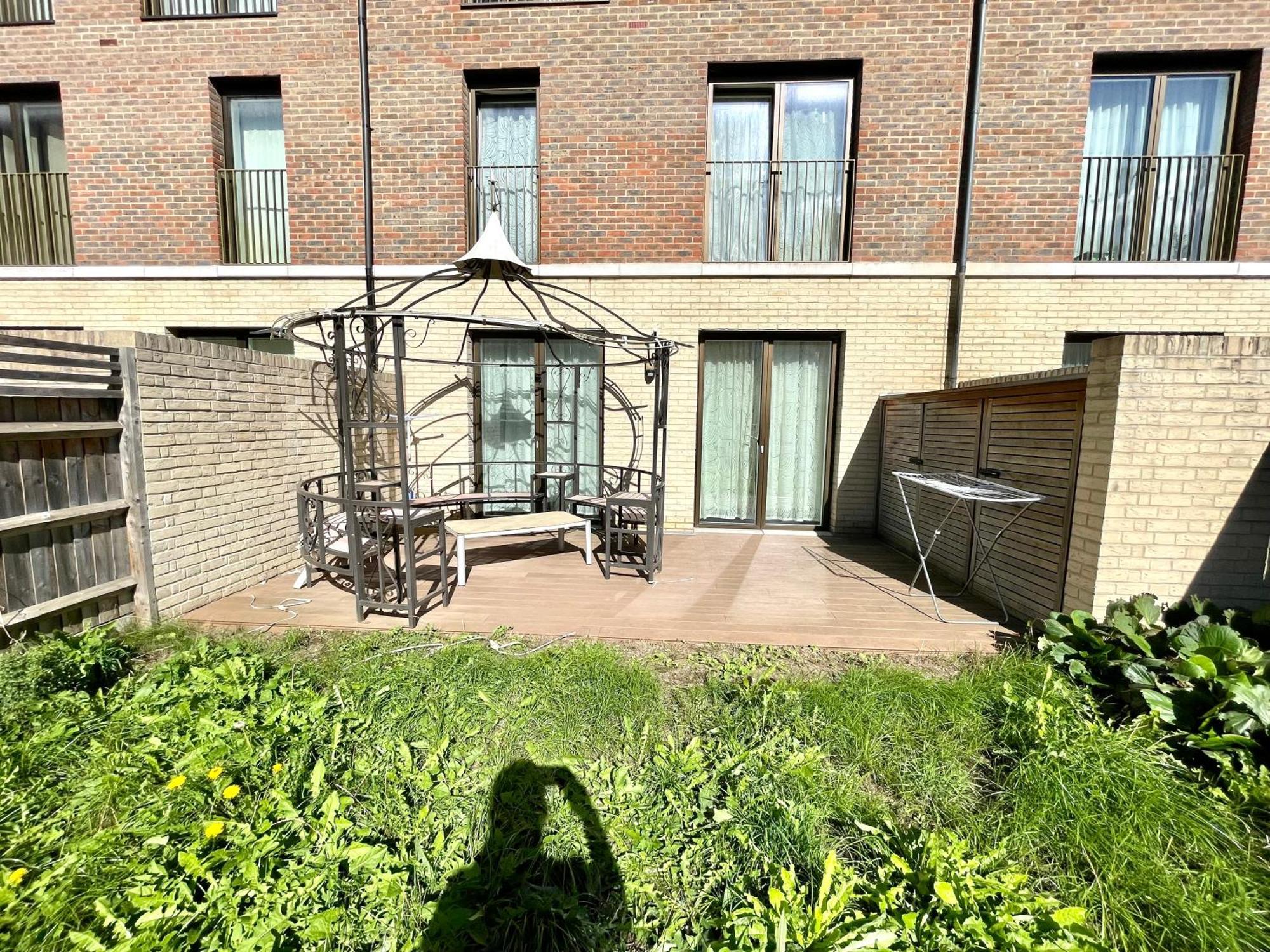 London Stratford Luxury House, 5 Minutes Walk Station, Westfield, 3 Bedrooms 3 Bathrooms, Reception, Garden, Parking 外观 照片